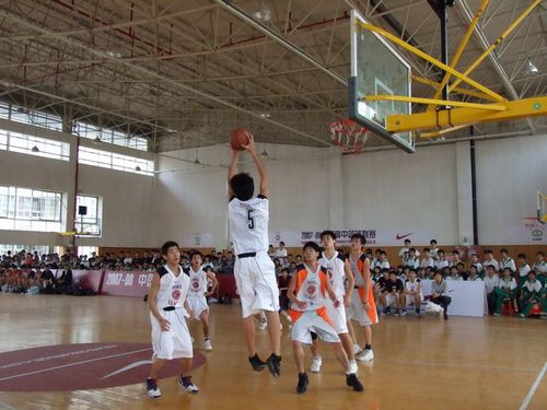 高中中学惨败番禺差距联赛软件无奈31分篮球高中生恋爱实力图片