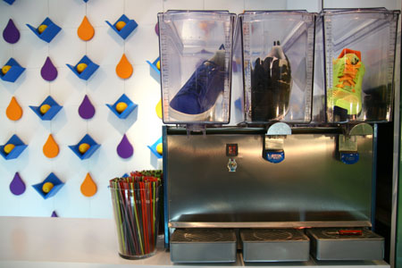 ͼ��-�Ϻ��׼�JUICE_stand���޵��ص�չʾ������Ʒ