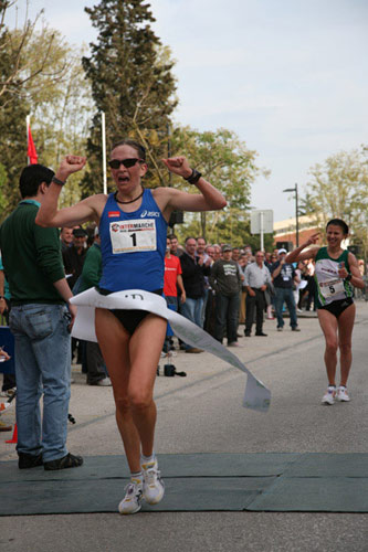 资料图-悉尼奥运会竞走银牌 挪威选手普拉策尔