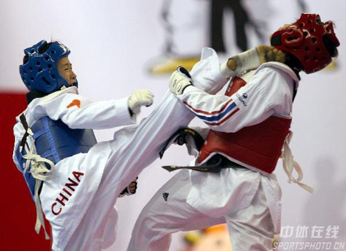 �⾲��ʵ���������������ʽӽ����ֱ���������