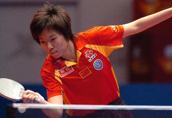 图文-乒乓球世界总冠军赛李晓霞晋级正手过渡一板