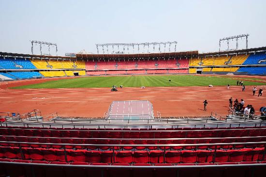 图文-北京工人体育场翻修后 座位绚丽多彩