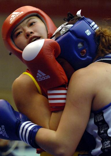 当日,在宁波举行的2008世界女子拳击锦标赛70公斤级决赛中,杨婷婷不敌