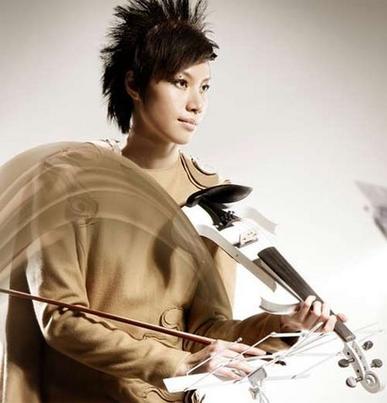 图文-谢杏芳<em>写真网</em>上流传 <em>艺术</em>魅力音乐气息_