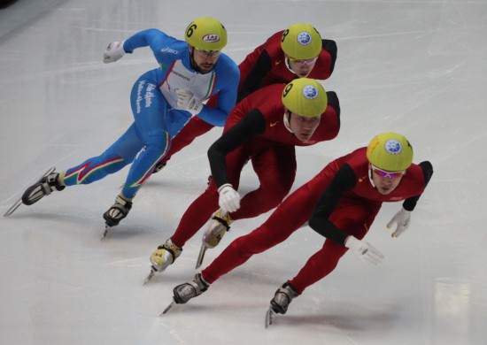 图文-冬季世界军人运动会短道500米 聂鑫一马当先