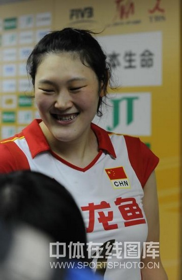 图文-女排世锦赛中国3-1日本 王一梅露出微笑