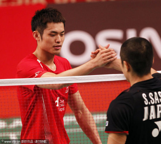 两人赛后握手致意