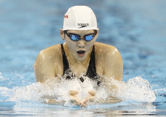 图文-叶诗文获200米混合泳冠军 蛙泳姿势非常