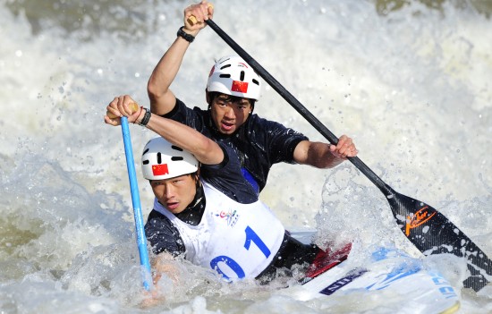 图文-亚锦赛男子双人划艇决赛 双人决赛中国夺冠