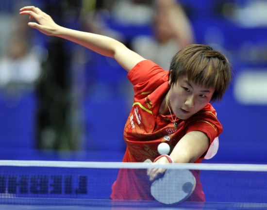 图文-<em>世乒赛女团决赛</em>中国3-0新加坡 丁宁摆短球