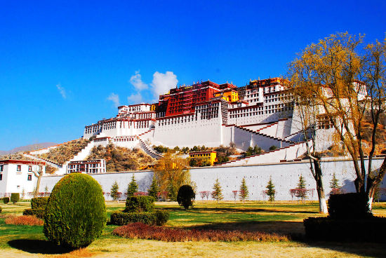 西藏明珠布达拉宫:神圣的高原殿堂