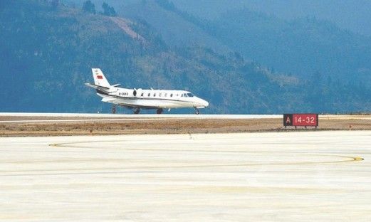 河池劈山建成山顶机场8月28日正式通航