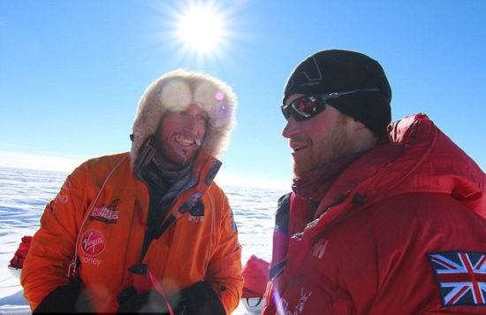 英国哈里王子跋涉300公里终登顶南极_越野跑