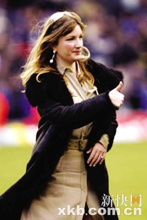 伯明翰美女老板涉嫌贪污被捕_其他栏目_nike新