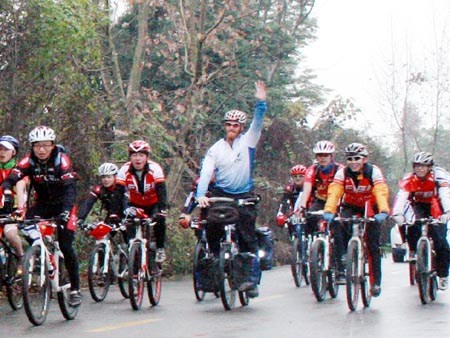 ��ɫ�л����������г������������½��̵�