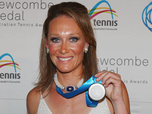 斯托瑟连续第三年获纽康比奖章 成澳洲网球标