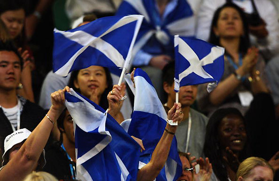 图文-2010年澳网男单决赛花絮 苏格兰国旗飘扬