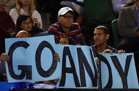 -2010年澳网男单决赛花絮 高举安迪加油标语_