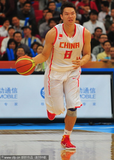 图文-[亚运会]中国男篮vs蒙古 朱芳雨运球