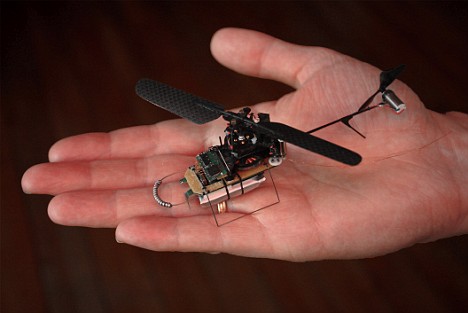 世界最小直升机问世仅香烟盒大小(图)
