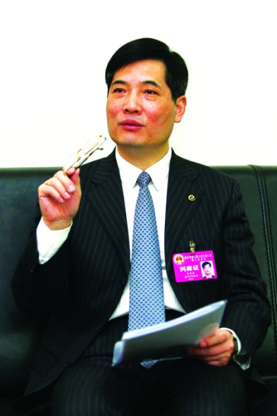 市外经贸委主任李建春 本版图片记者 邹飞 摄