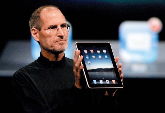1月27日,苹果公司首席执行官史蒂夫·乔布斯在旧金山举行的新产品发布