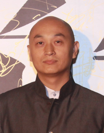 图为《时尚先生》主编钭江明21日上午,有消息称