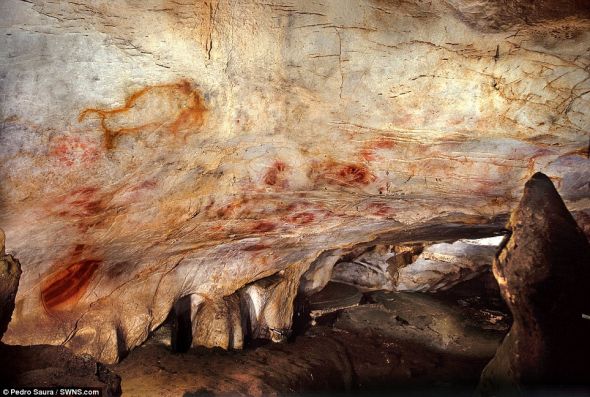 西班牙发现4万年前欧洲最古老洞穴壁画图