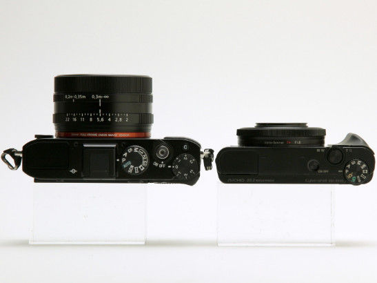 rx1与rx100机身顶部对比