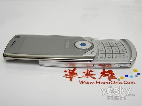 320万像素三星镜面3g滑盖u708仅1599