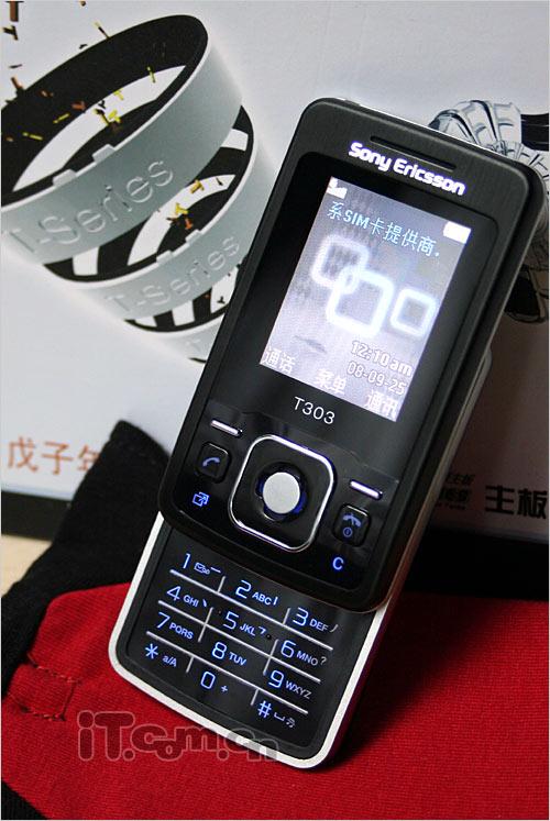 玲珑身段 索爱金属滑盖手机t303c图赏(4)