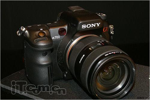 送原装电池和2g卡索尼α700套机9530元