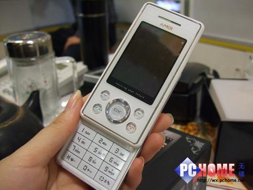 媲美日系滑盖手机 夏新m600低价热卖