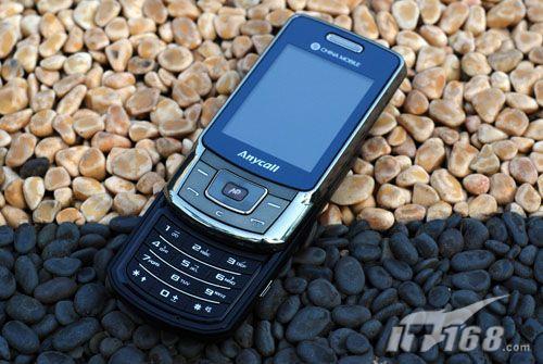 图为:三星b5702c手机优点1,精致的滑盖设计在沉稳,大气之外,也给人以