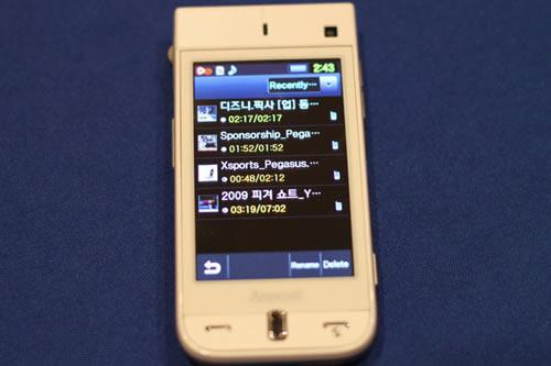 ces2010:支持投影播放 三星w9600真机图