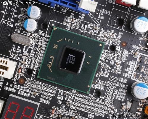 从图片可以看到,七彩虹h67采用matx板形,这也符合intel h系列芯片 