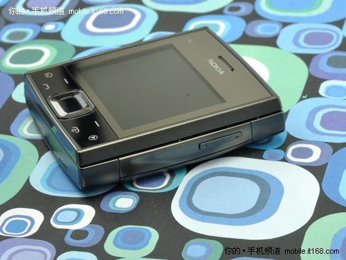 滑盖全键盘x系列新机 诺基亚x5-01图赏(3)