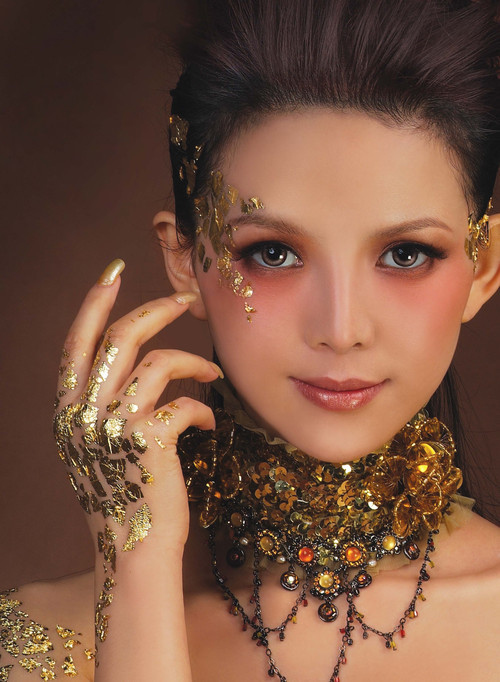 打造时尚个性晚装 影楼化妆造型师必读