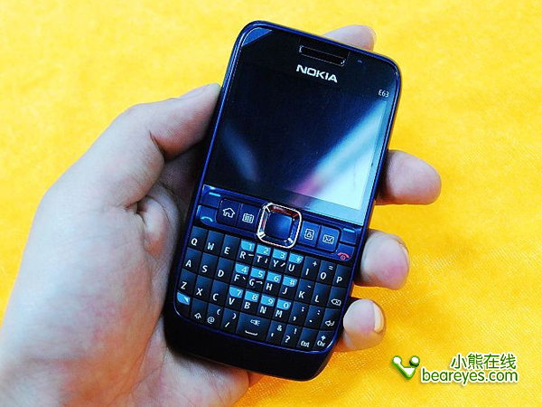 横屏全键盘智能机 诺基亚e63跌破千元
