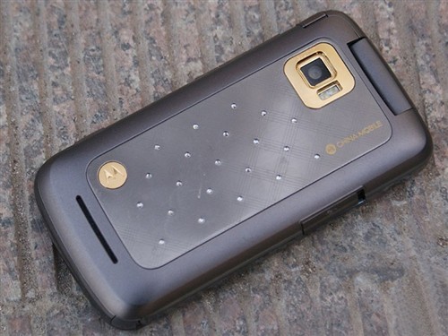 功能应有尽有时下热门翻盖手机精彩推荐7