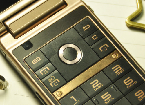 双屏双网双待 酷派翻盖商务旗舰n950评测(2)