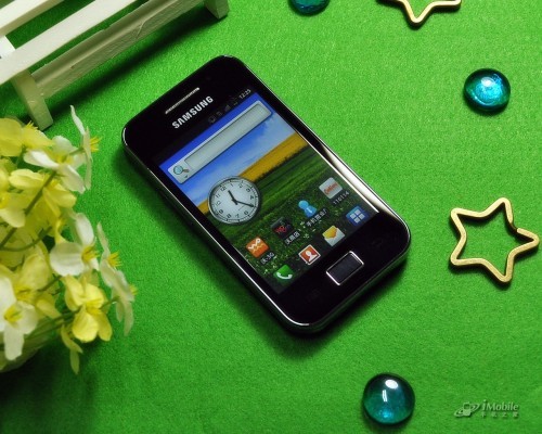 5英寸的屏幕,和iphone 4规格相同.