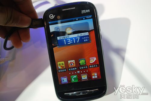 2011国际通信展:千元级智能中兴n760亮相_手机_科技时代_新浪网