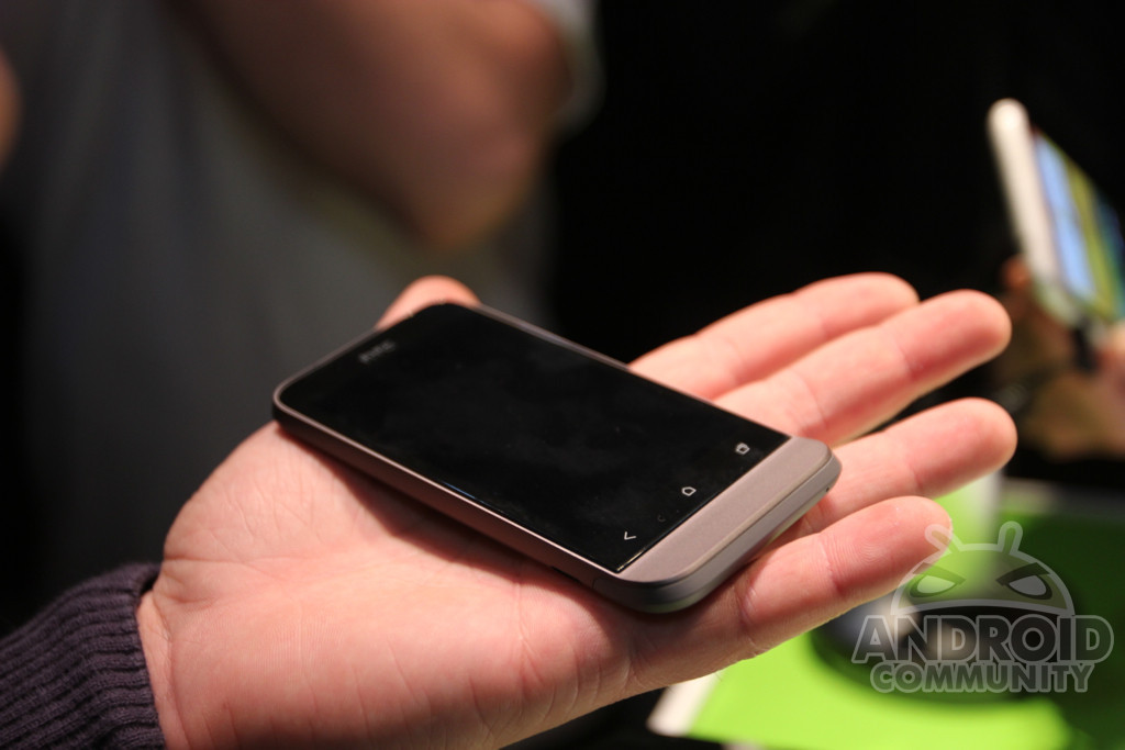 7寸安卓新机 htc one v图集_手机_科技时代_新浪网