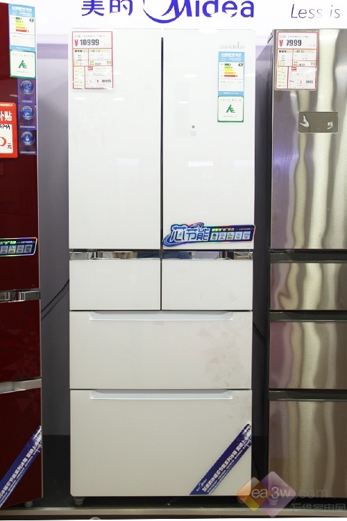 这款美的凡帝罗多门冰箱bcd-370wgpva,独特的设计非常与众不同.