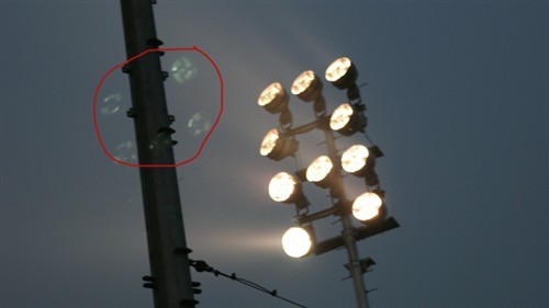 uv镜产生的鬼影(图片来自网络)