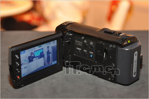 炫丽外观小巧机身 索尼cx100e仅4490元