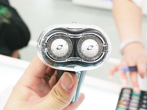 2010新品不容错过 飞利浦剃须刀hq912_家电_科技时代_新浪网