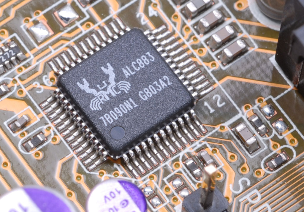 网络连接部分,asus p5k se/epu采用的是不太常见的attansic芯片,能够