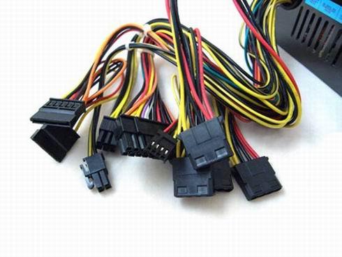 猛龙s410电源接口部分设计得非常丰富,提供了20 4pin主板供电接口